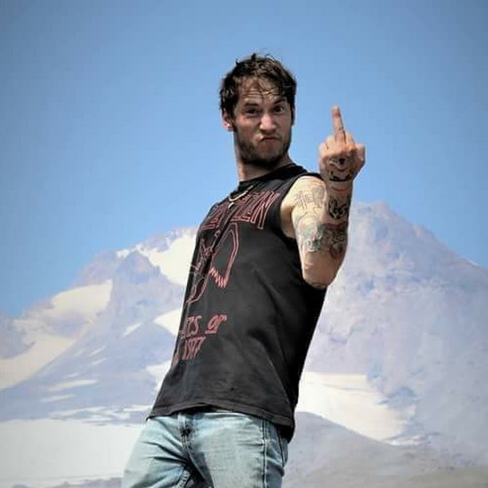 Meet your Posher, Cody